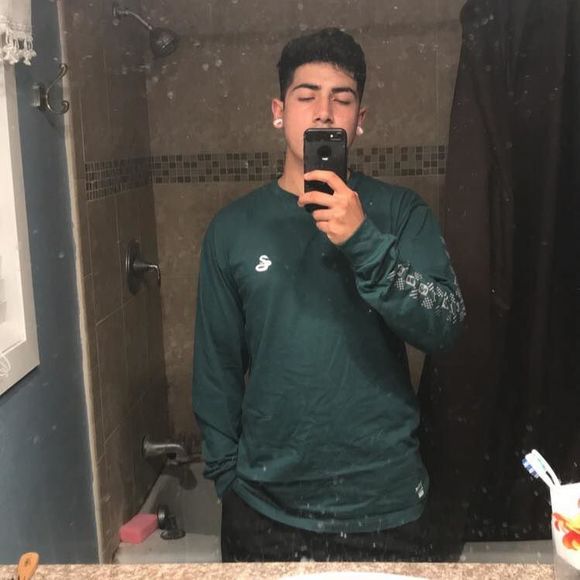 Meet your Posher, Andrew - Picture 1 of 1